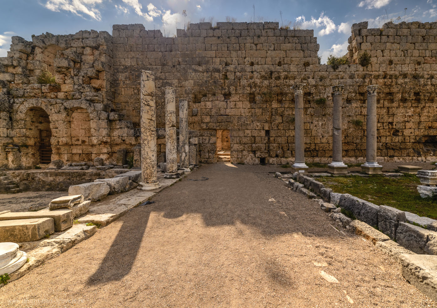 Perge, Aksu